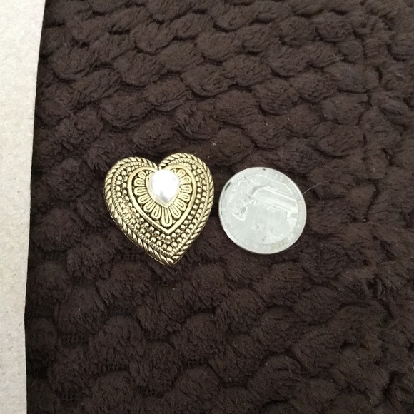 Lovely heart shaped brooch - Picture 1 of 3
